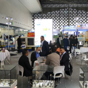 �й������۾�ҵչ���ῴ�۾���ҵ��չ������