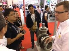 ���Ż�չҵ�ھ��ٰ������ģ���̻