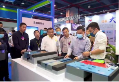 �׽��й������ˣ�����������չ��Ļ