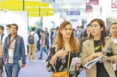 ��չ���á�����ЧӦ���������֣������ϰ���չ����ģ����ʷ�¸�