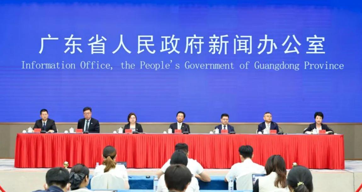 �׽�ȫ�����ܻ�е����Ӳ�Ʒ�����ᣨAIE���ﱸ��������ؼ��׶�