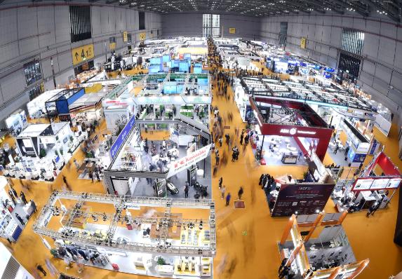 κ��Ǭ�����������й���չҵ��ȥʮ��ı��켣