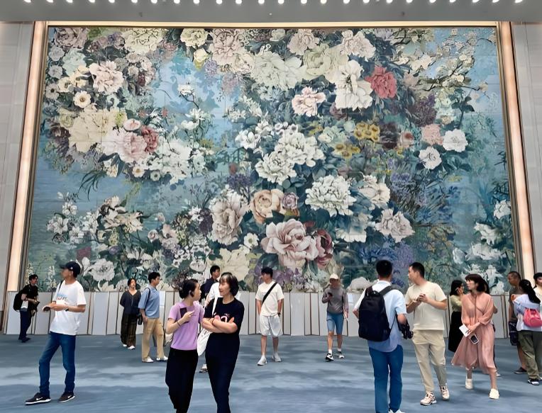 ���£��Ϻ�ӭ������չ��ʢ��